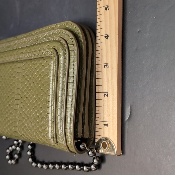 Zara Green Faux Leather Mini Purse With Beaded Strap. - Picture 12 of 12